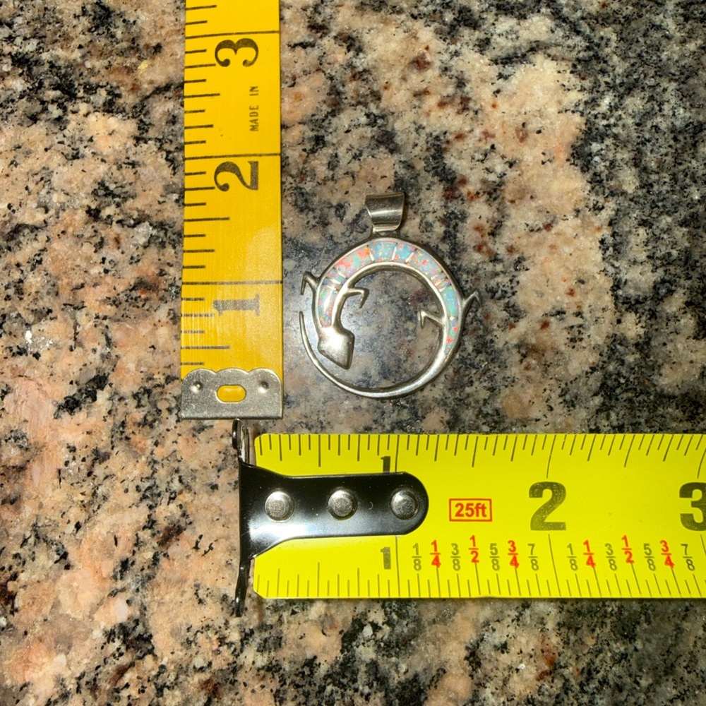 Touch of Santa Fe Sterling Silver lizard pendant with lab opal inlay - Picture 15 of 15